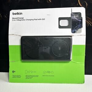 Belkin BoostCharge 2-in-1 Magnetic Charging Travel Pad with Qi2